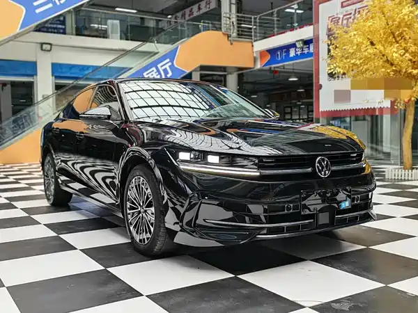 Volkswagen Magotan 2025