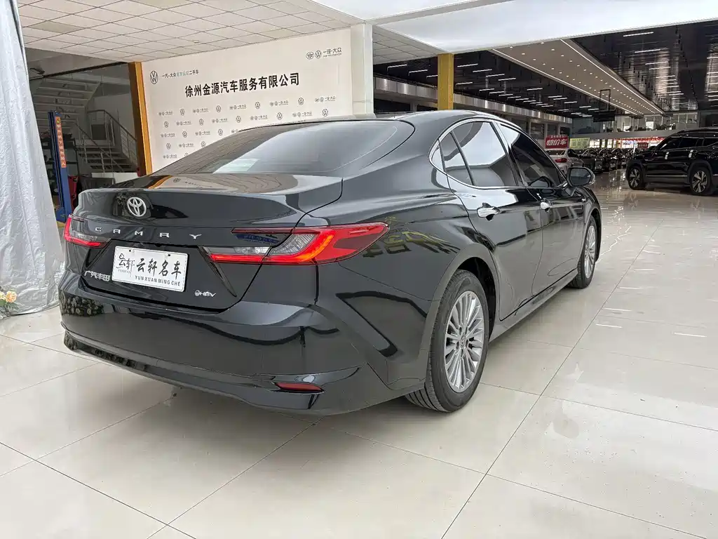 Toyota Camry 2025 — фото 14