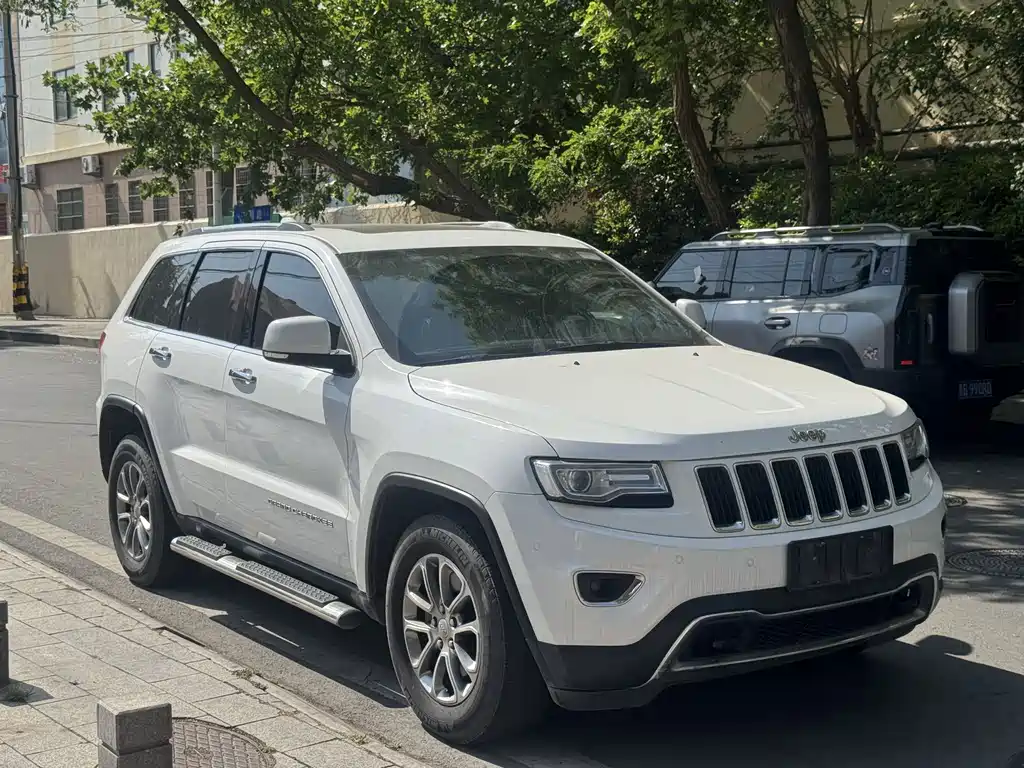 Jeep Grand Cherokee 2015 — фото 3