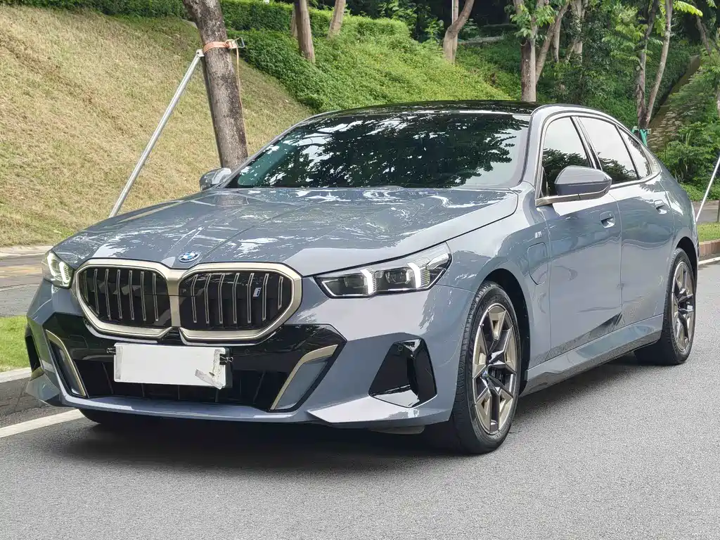 BMW i5 2024