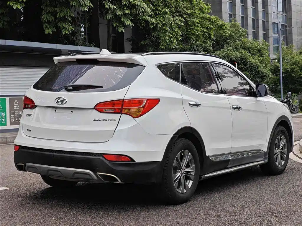 Hyundai Santa Fe 2013 — фото 10