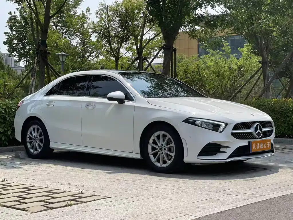 Mercedes-Benz A-Class 2019 — фото 3