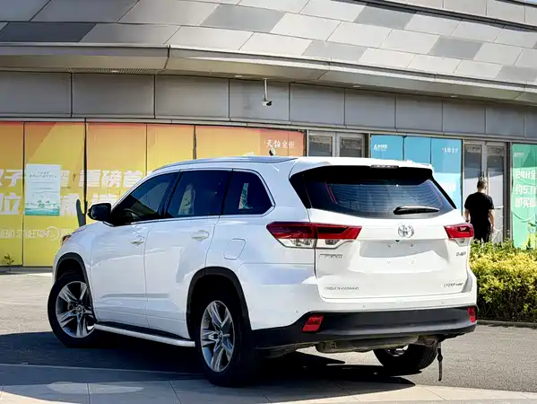 Toyota Highlander 2021