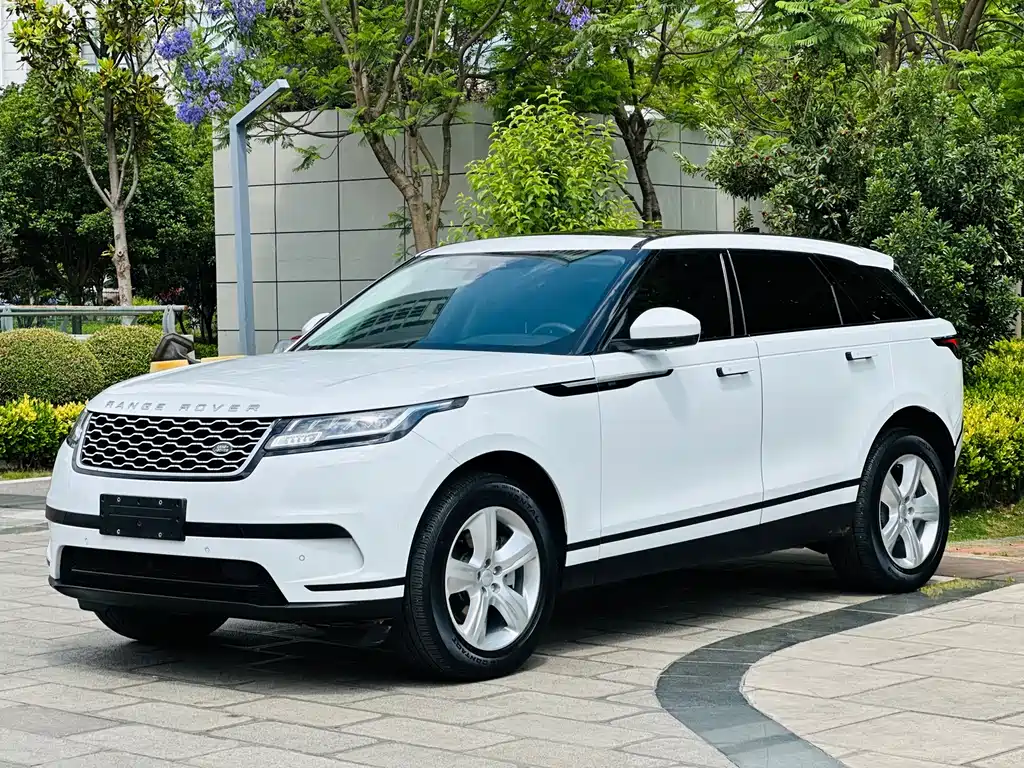 Land Rover Velar 2023 — фото 1