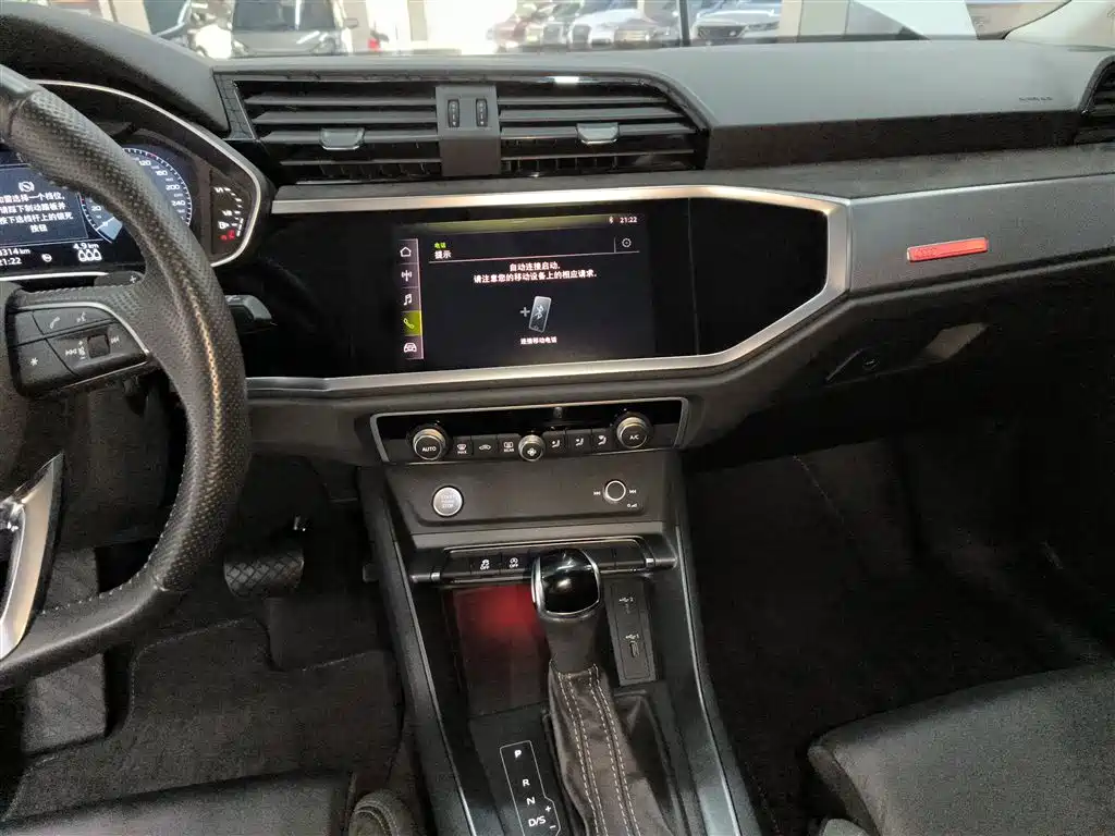 Audi Q3 Sportback 2021 — фото 13