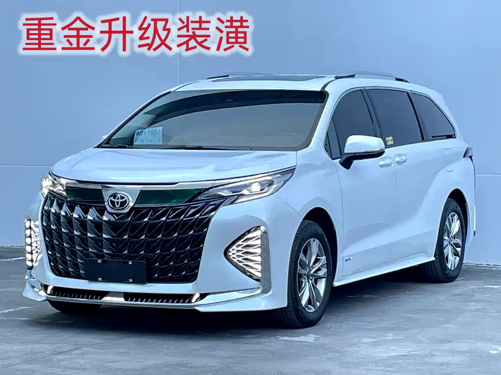 Toyota Sienna 2024 — фото 1