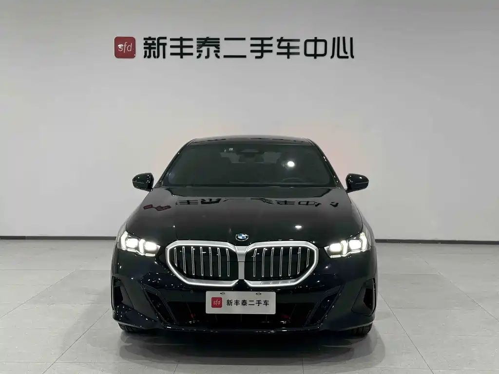 BMW 5 Series 2025 — фото 4
