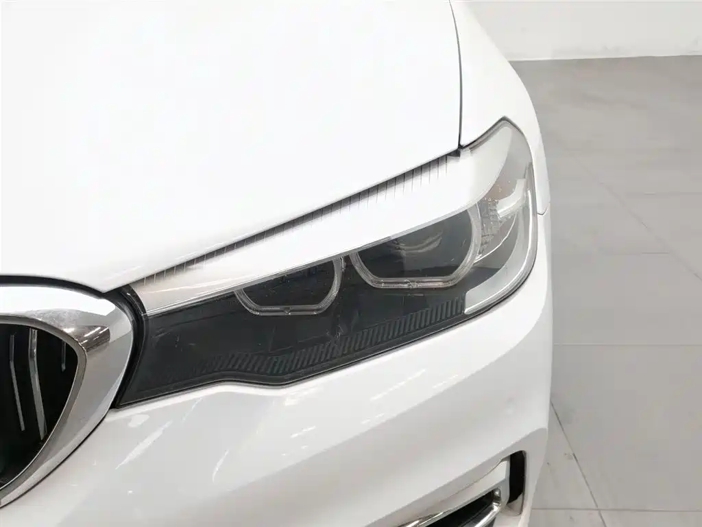 BMW 5 Series 2019 — фото 7
