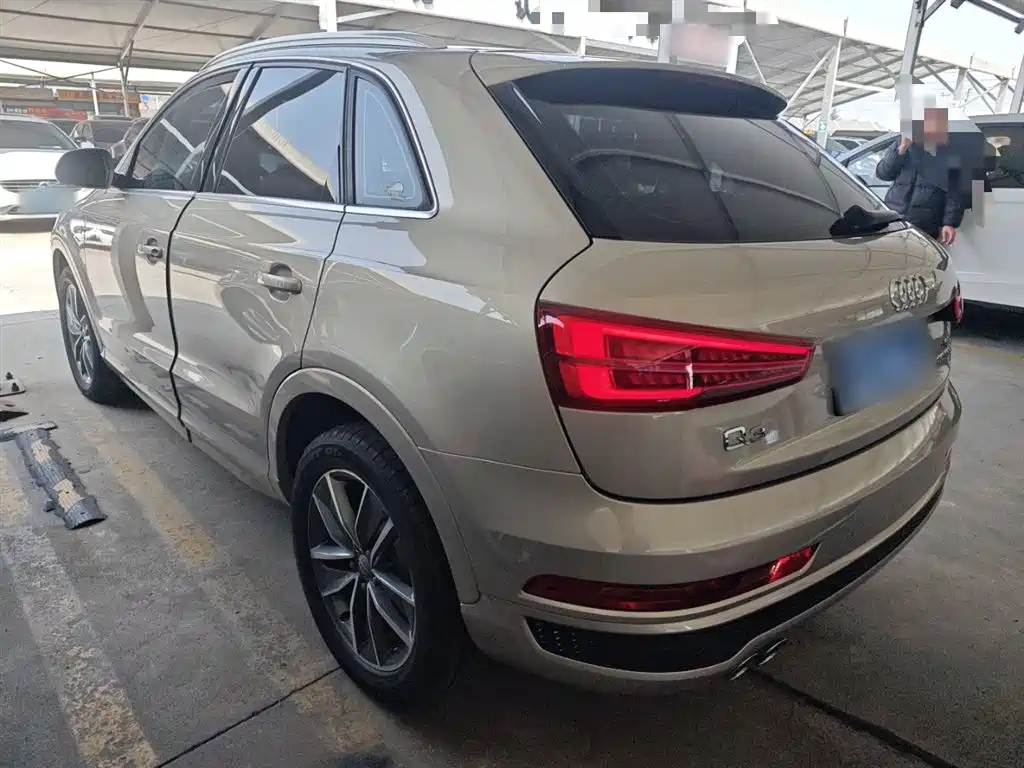 Audi Q3 2018 — фото 23