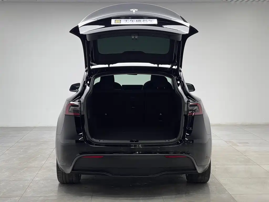Tesla Model Y 2022 — фото 10