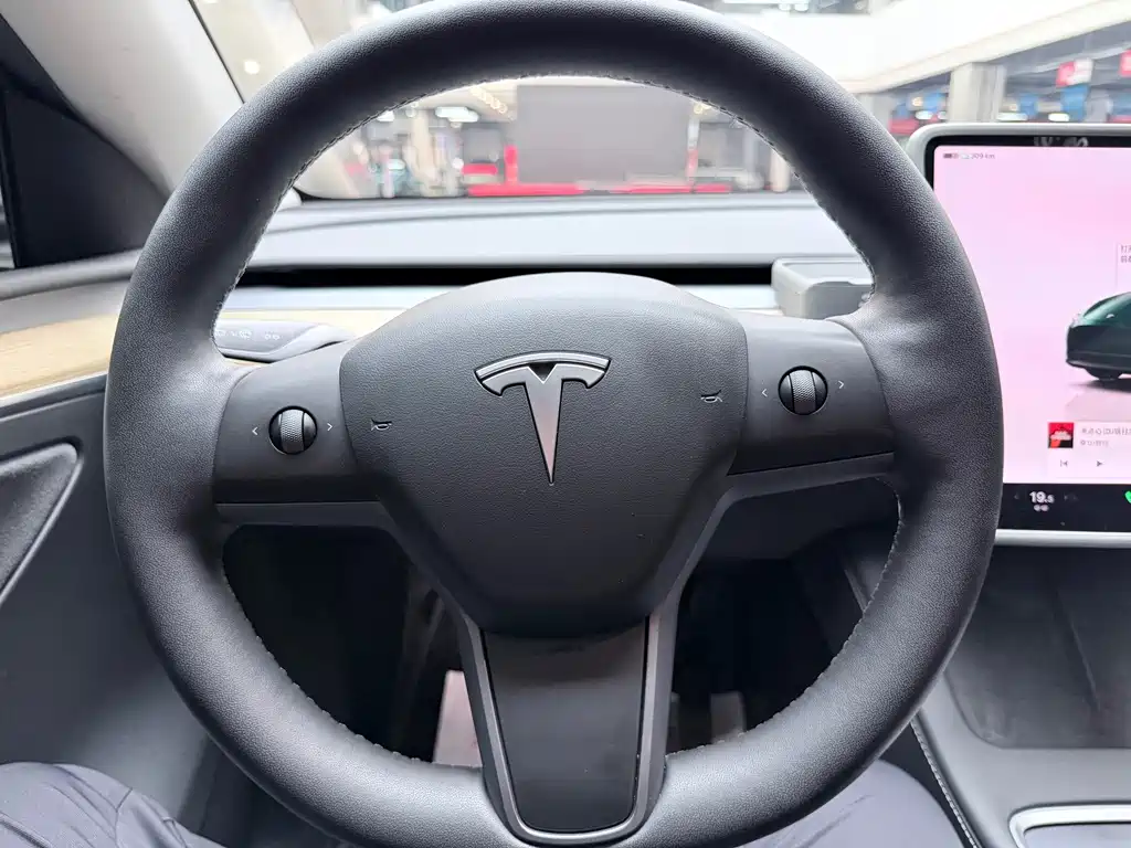 Tesla Model Y 2023 — фото 13