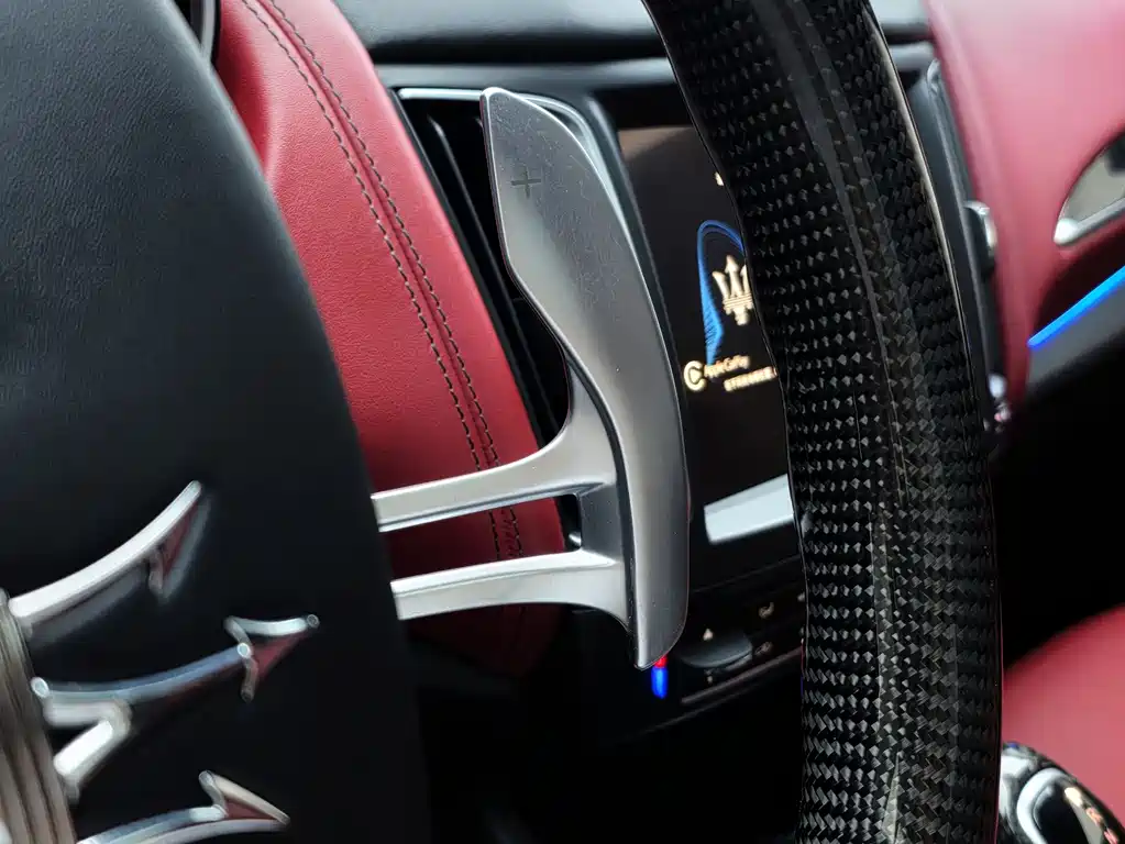 Maserati Levante 2016 — фото 15