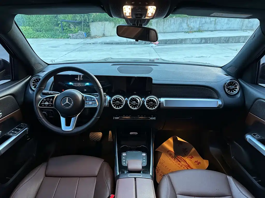Mercedes-Benz GLB 2023