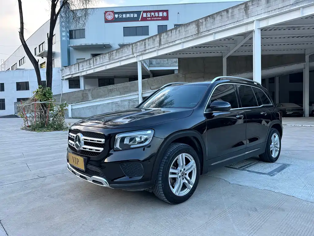Mercedes-Benz GLB 2023