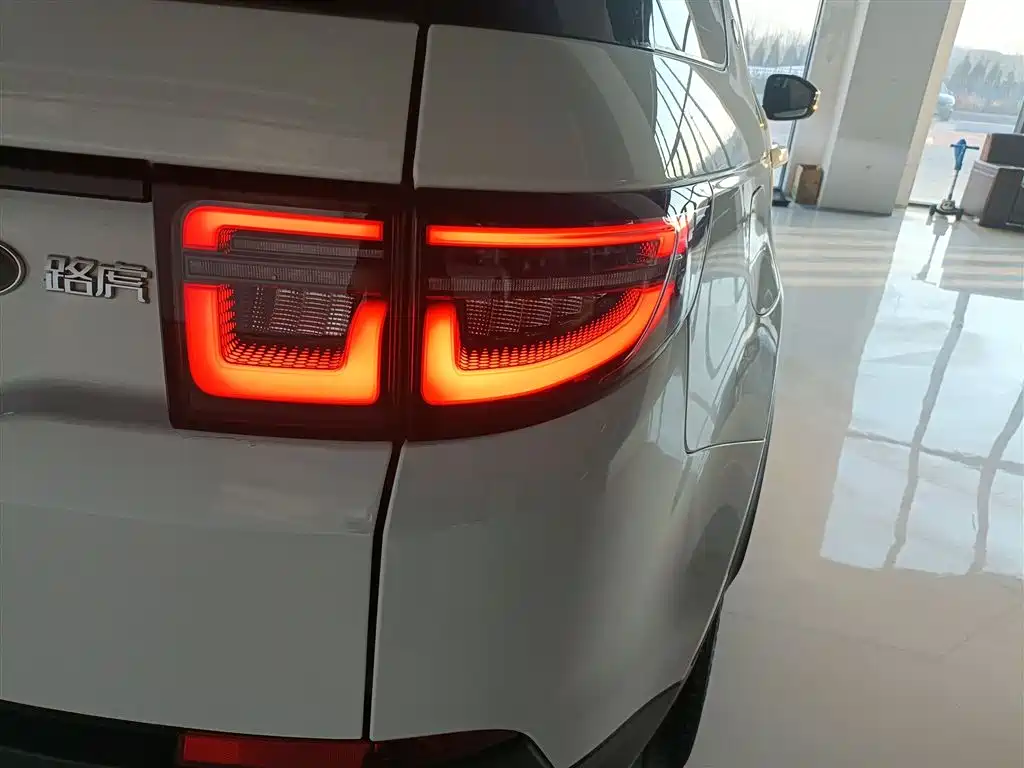 Land Rover Discovery Sport 2022 — фото 19