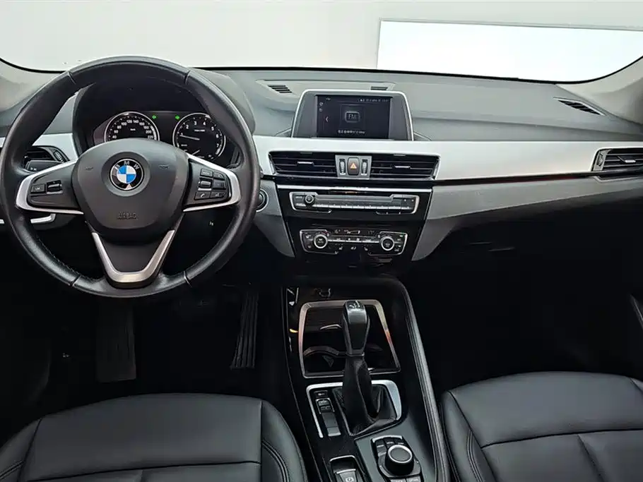 BMW X1 2019 — фото 12
