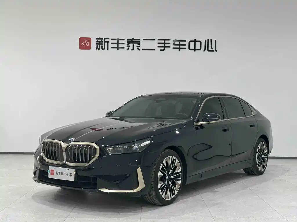BMW 5 Series 2024 — фото 1