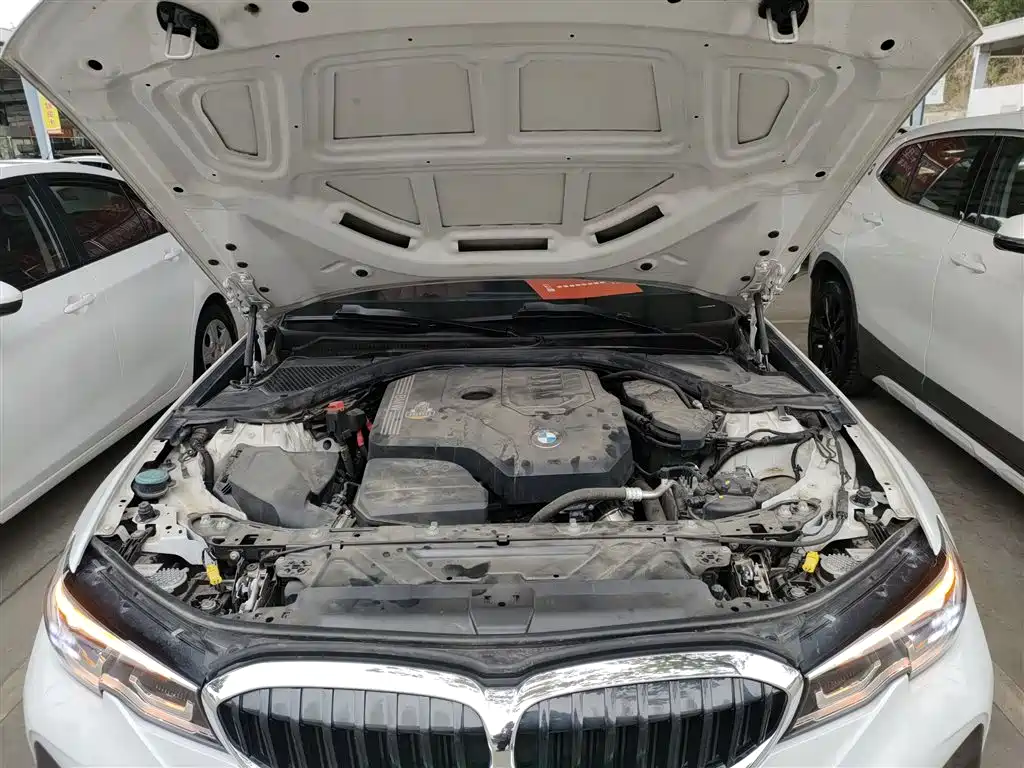 BMW 3 Series 2021 — фото 16