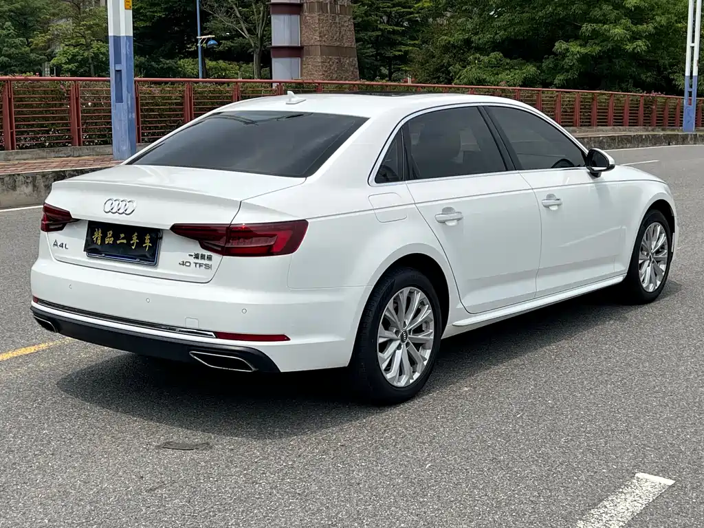 Audi A4L 2019 — фото 6