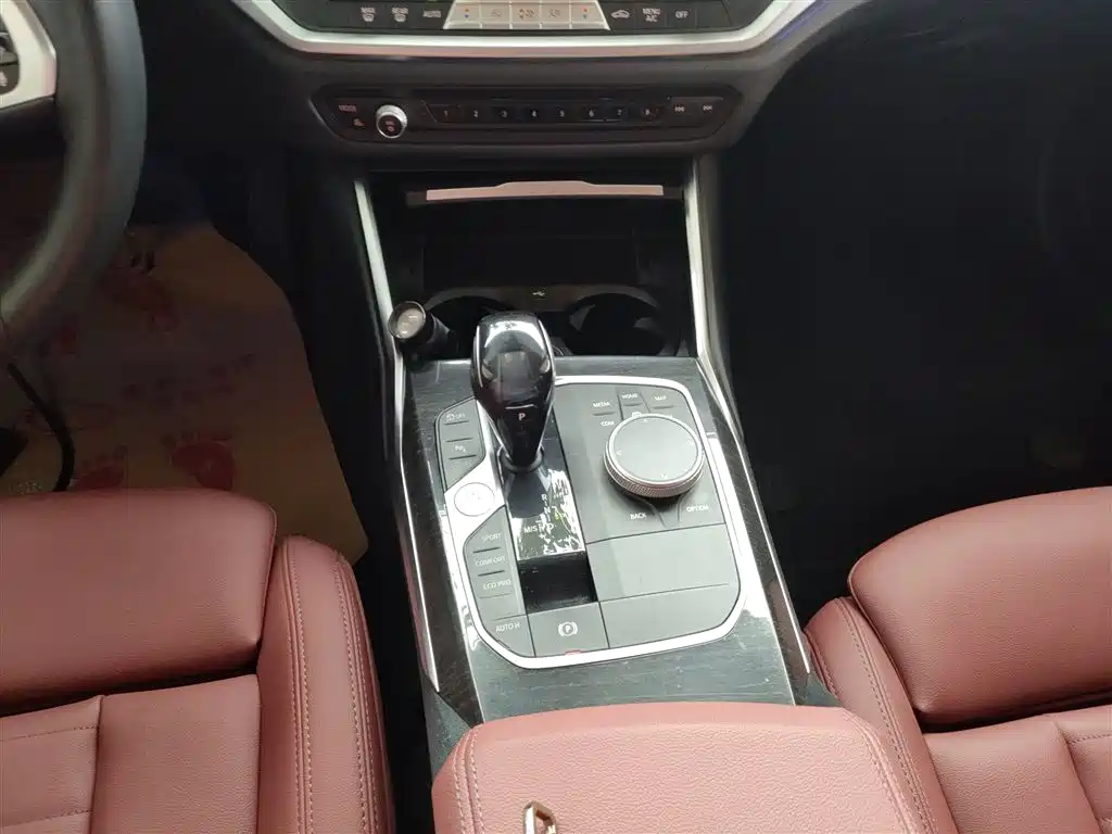 BMW 3 Series 2021 — фото 10