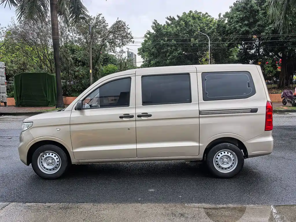 Wuling Hongguang V 2021 — фото 4