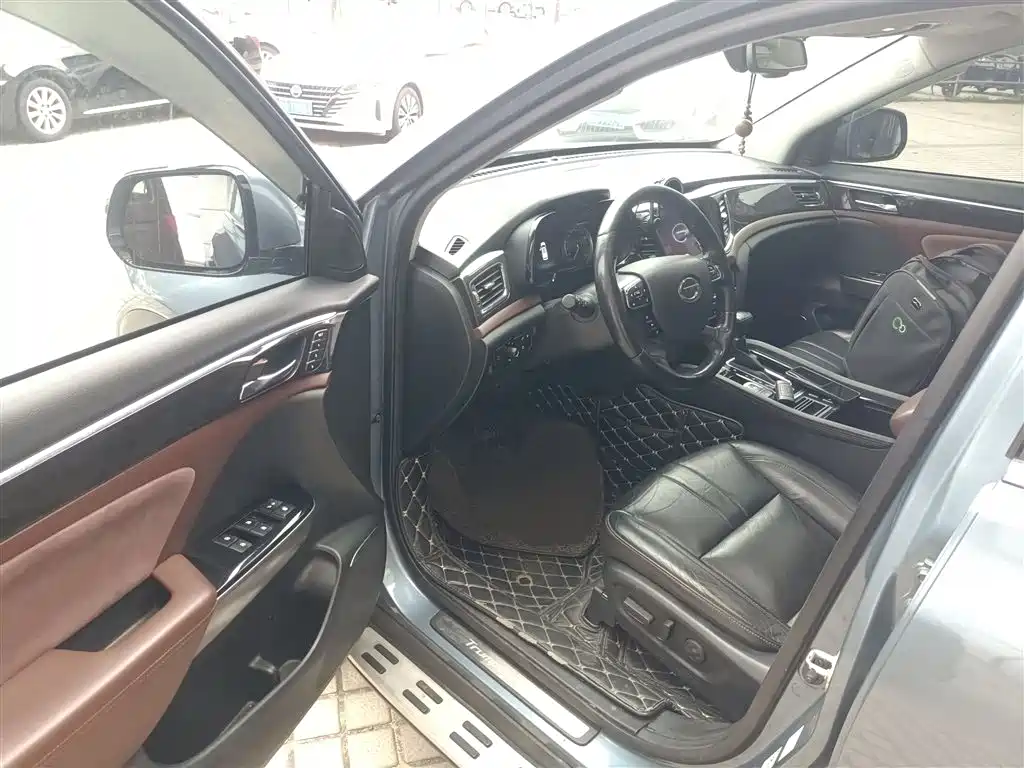 GAC Motor Trumpchi GS8 2018 — фото 16