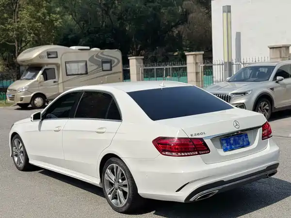 Mercedes-Benz E-Class 2015