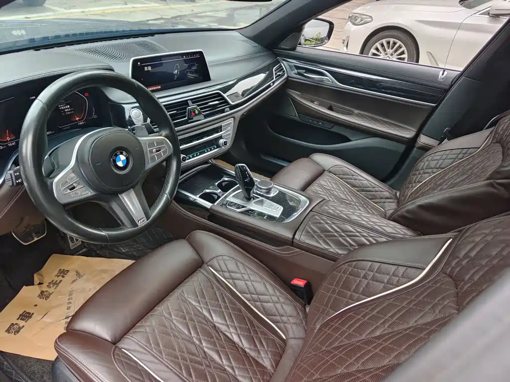 BMW 7 Series 2020 — фото 9