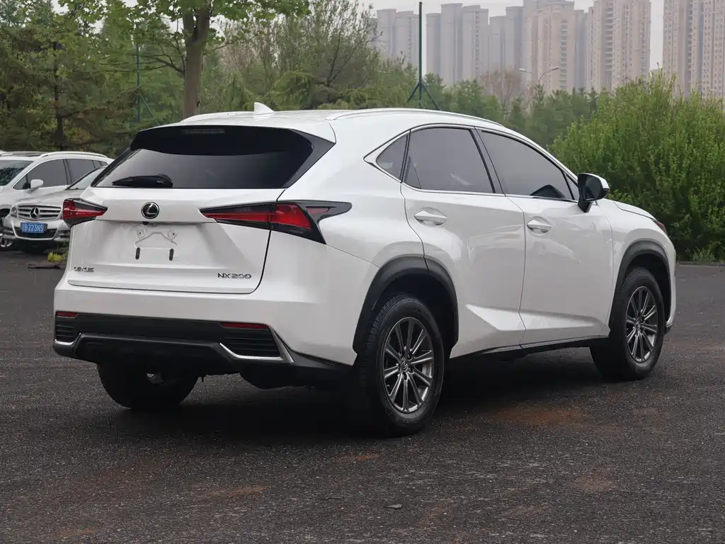 Lexus NX 2018 — фото 7