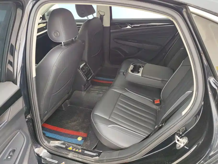 Volkswagen Passat 2023 — фото 11