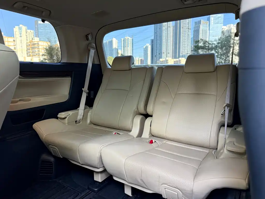 Toyota Alphard 2017 — фото 9