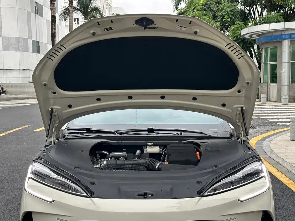 BYD Seal 07 DM-i 2025 — фото 18