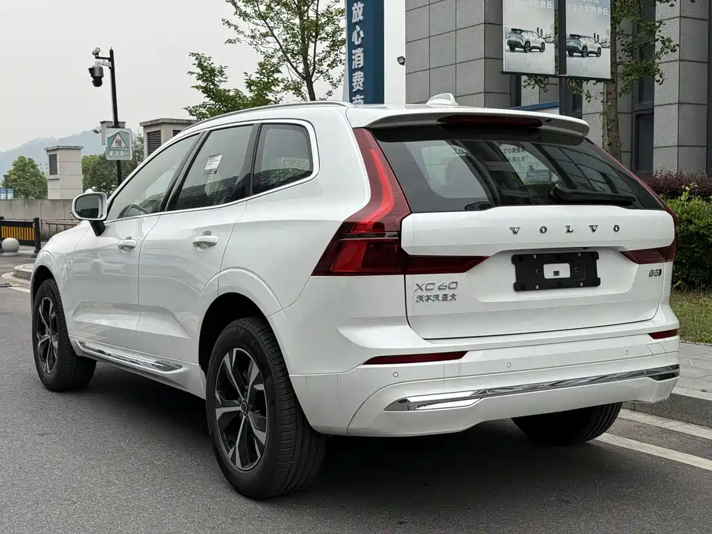 Volvo XC60 2026 — фото 4