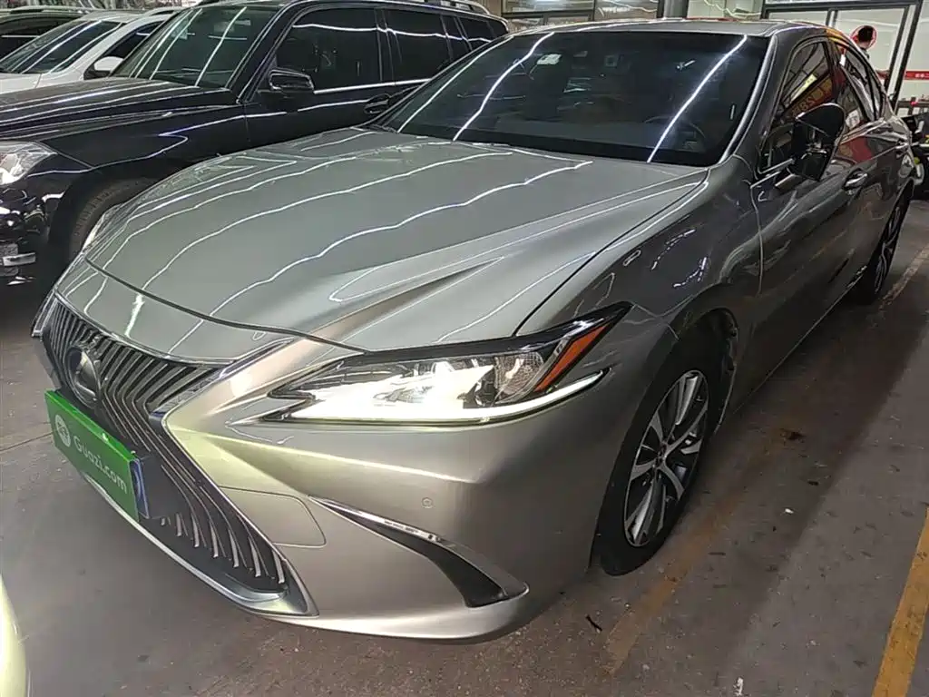 Lexus ES 2019 — фото 2