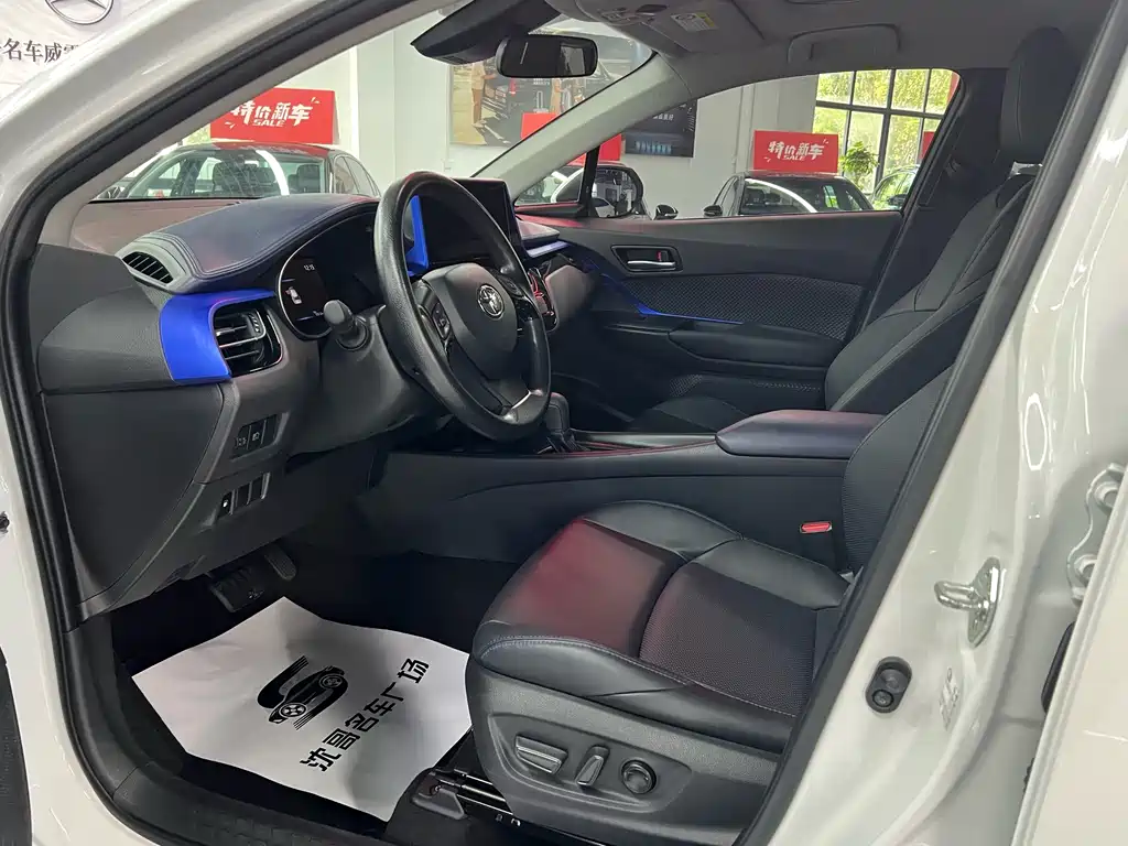 Toyota C-HR 2023 — фото 3