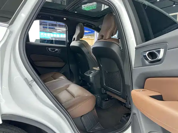 Volvo XC60 2022