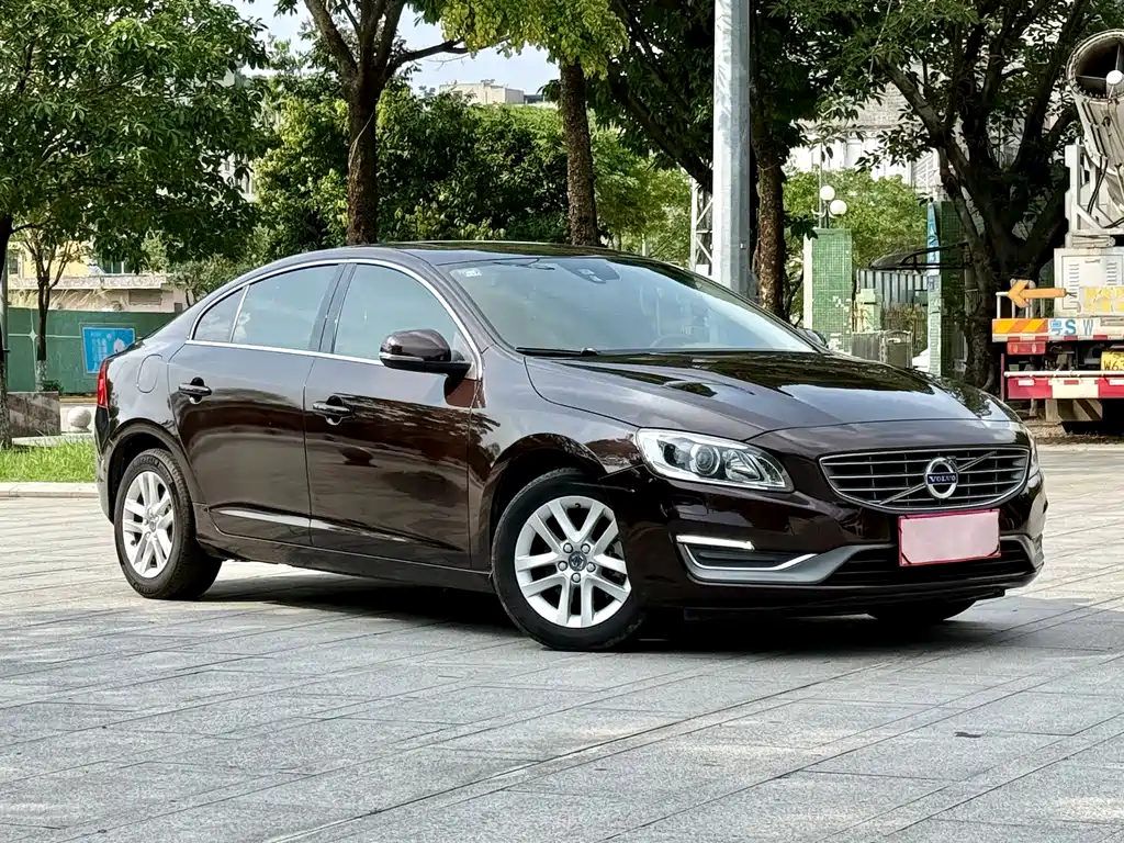 Volvo S60 2018 — фото 3
