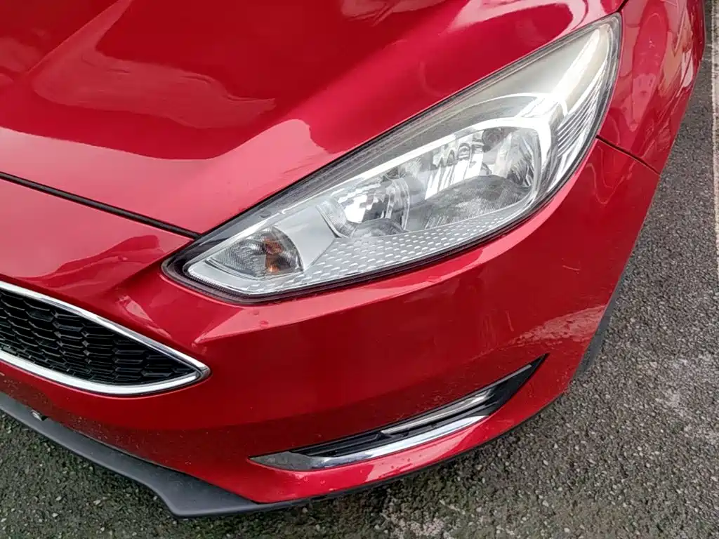 Ford Focus 2015 — фото 24