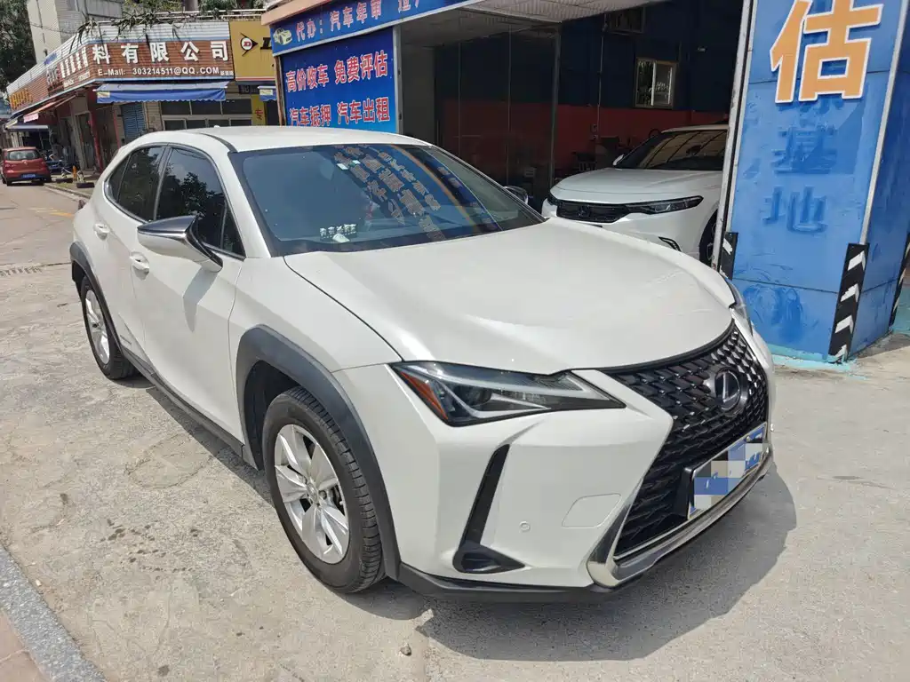 Lexus UX 2021 — фото 3