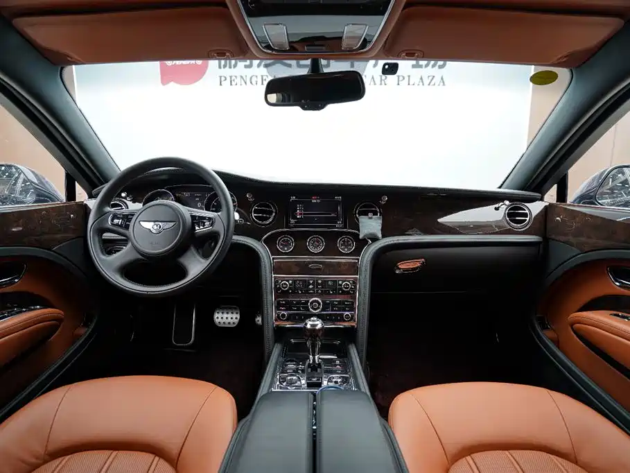 Bentley Mulsanne 2016 — фото 12