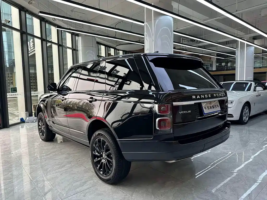 Land Rover Range Rover 2020 — фото 28