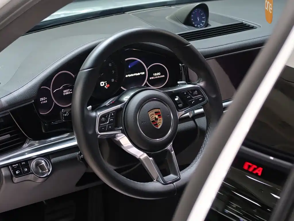 Porsche Panamera 2019 — фото 6