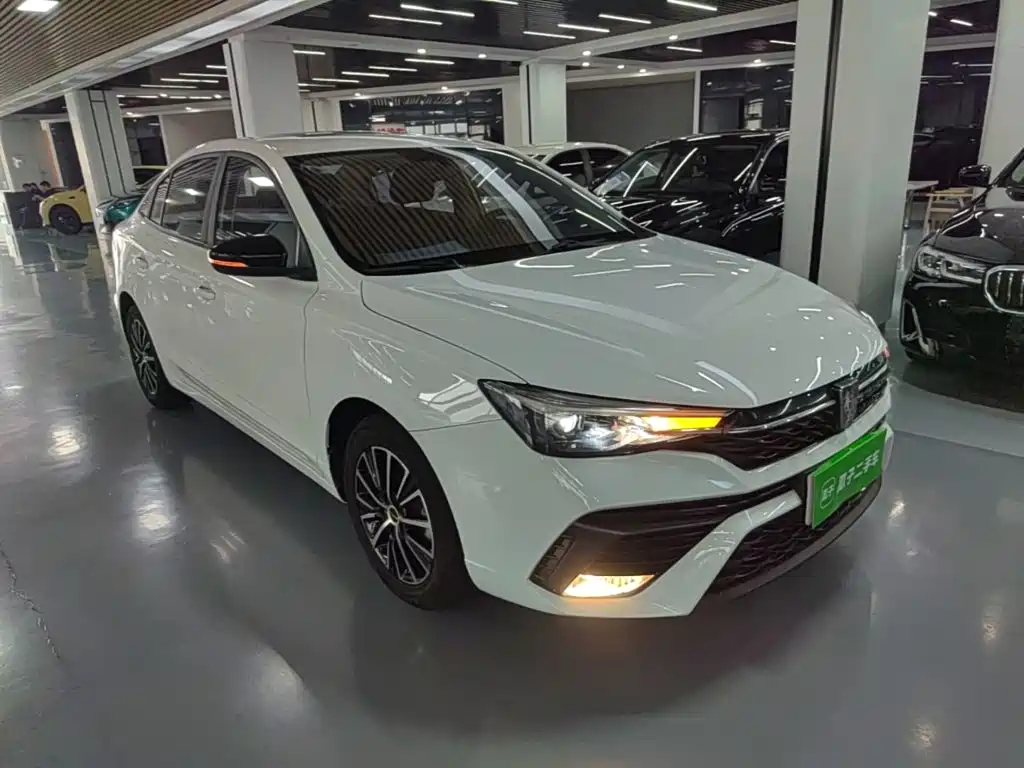 Roewe i5 2023 — фото 4