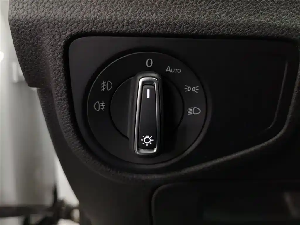 Volkswagen Golf Sportsvan 2018 — фото 21