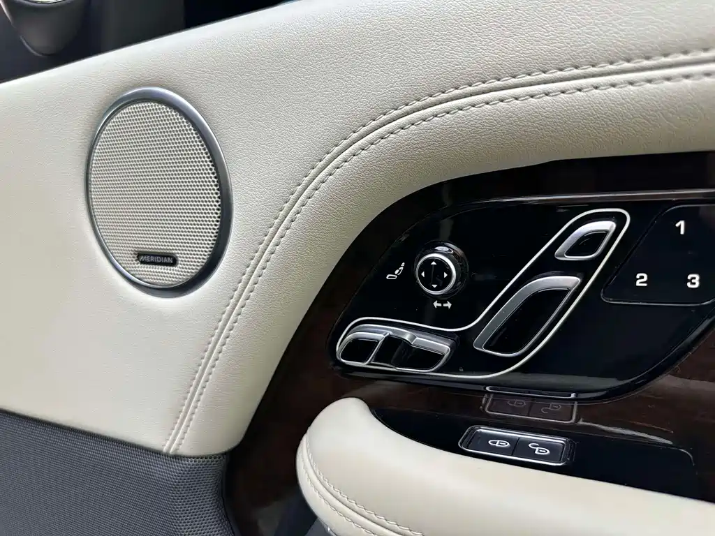 Land Rover Range Rover 2020 — фото 19