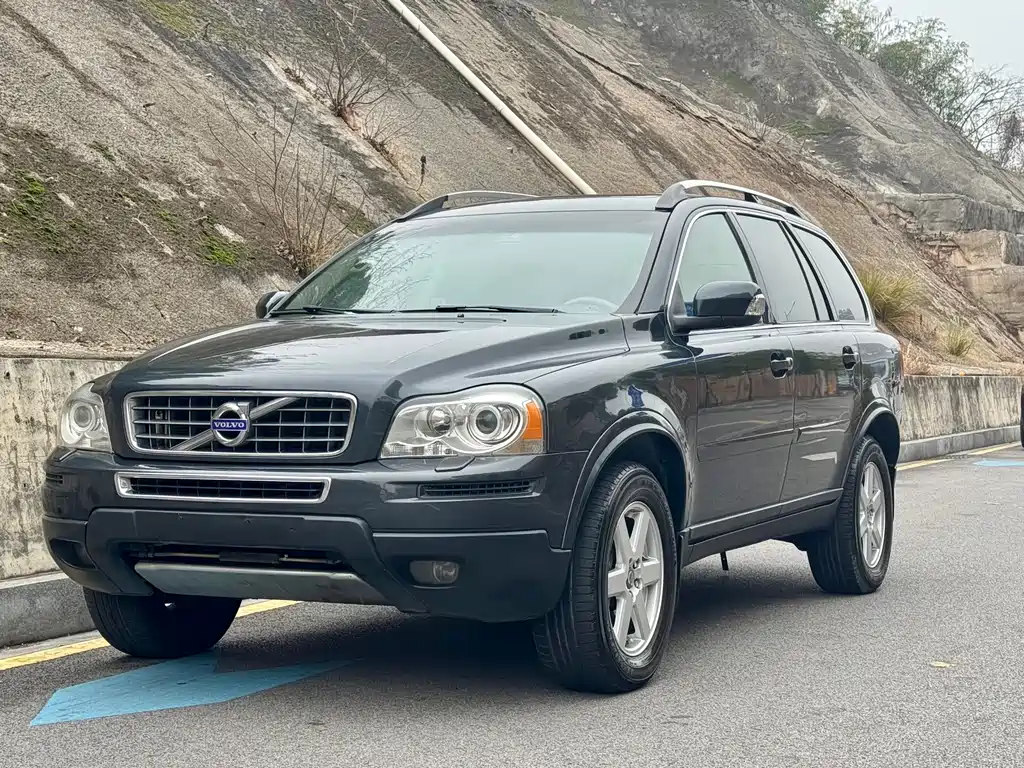 Volvo XC90 2011 — фото 1