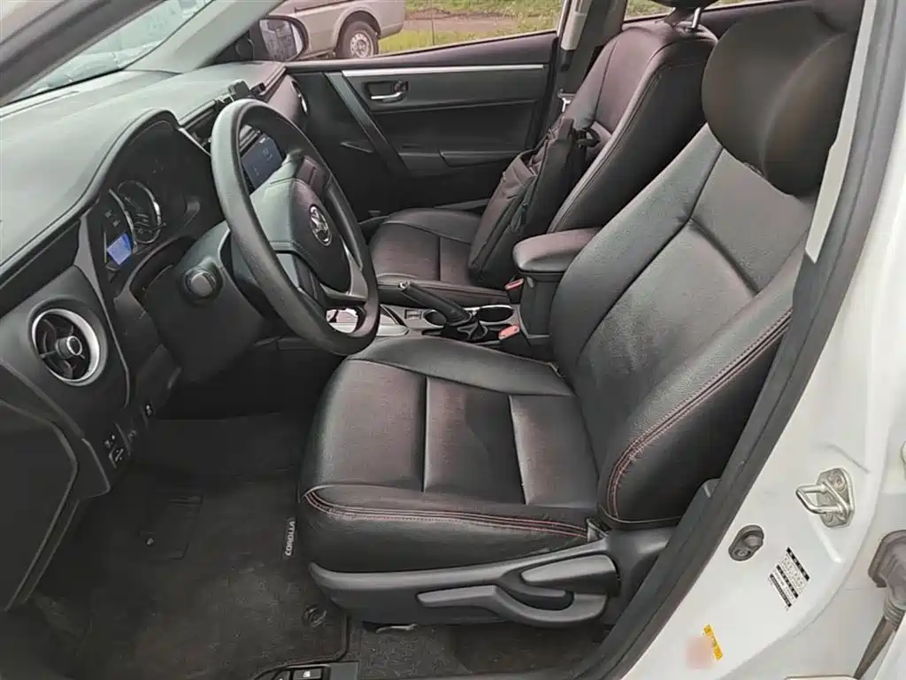 Toyota Corolla 2018 — фото 15
