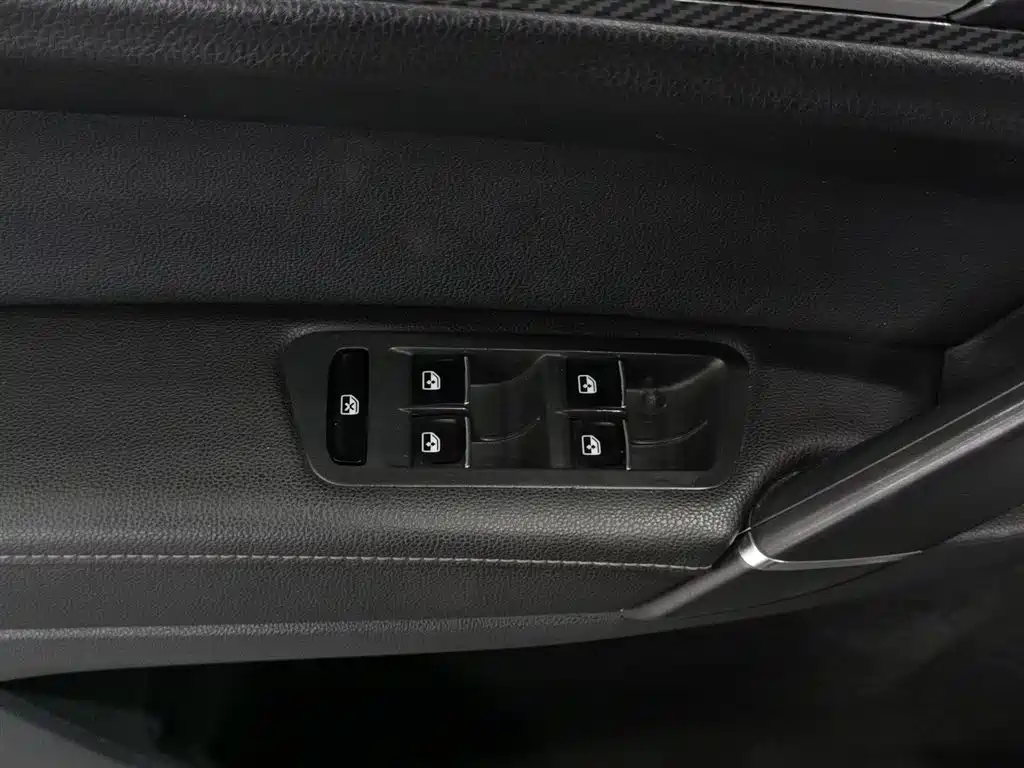 Volkswagen Golf Sportsvan 2018 — фото 9