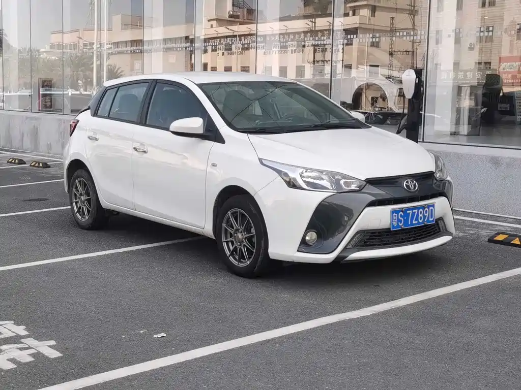 Toyota Yaris L 2018 — фото 3