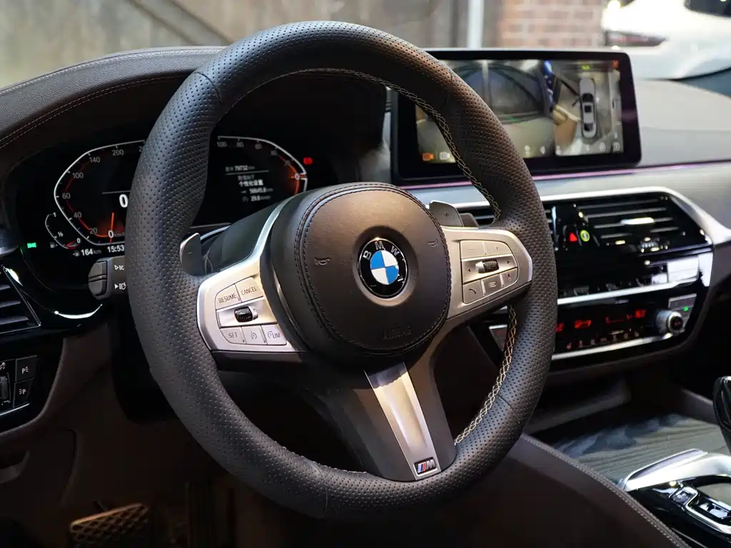 BMW 5 Series 2023 — фото 19